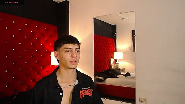 Logan Woods online show from January 18, 9:06 pm