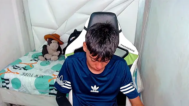 Liarr  online show from March 17, 8:11 pm