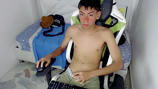 Liarr  online show from February 7, 8:58 pm