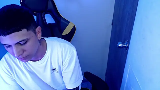 Black diamondd  online show from February 2, 8:39 pm