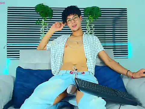 ThiiagoSaeenz online show from March 31, 4:53 pm