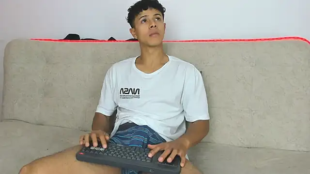  Alex Colton online show from April 15, 10:21 pm