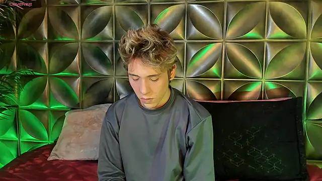 DannyParker  online show from March 12, 4:42 am