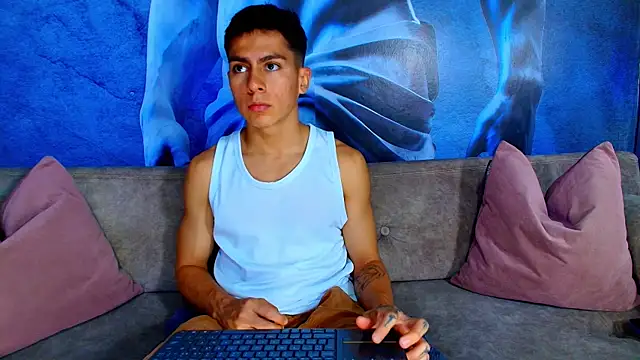 Aron pulse online show from April 3, 2:47 pm