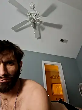 TrndSettr online show from February 9, 10:47 pm