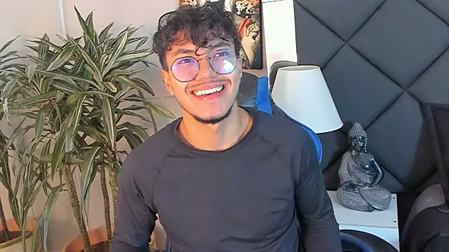 kai storn online show from April 12, 11:44 am