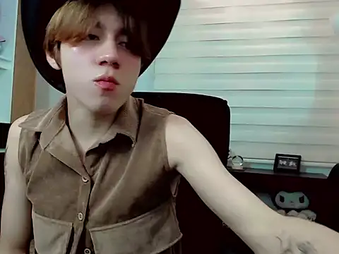 duvisex19 online show from March 17, 3:09 am