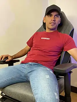 HAMILTONG12 online show from February 17, 10:52 pm