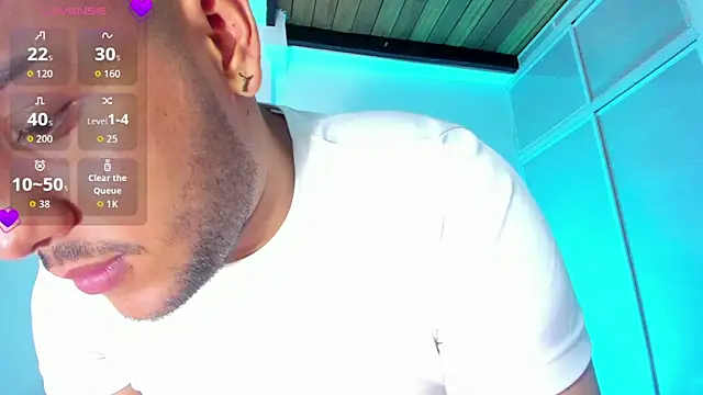 Hot Latinoboy  online show from February 4, 6:47 pm