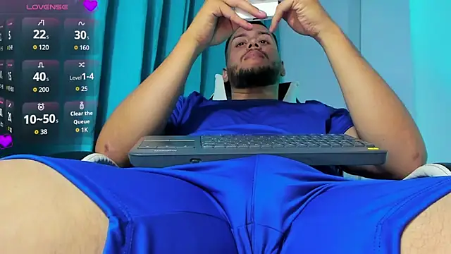 Hot Latinoboy  online show from June 10, 8:53 pm