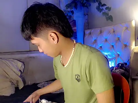 Baby Aries69 online show from February 19, 3:30 pm