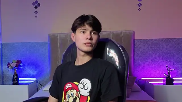 Derek Sinn online show from February 27, 8:30 pm