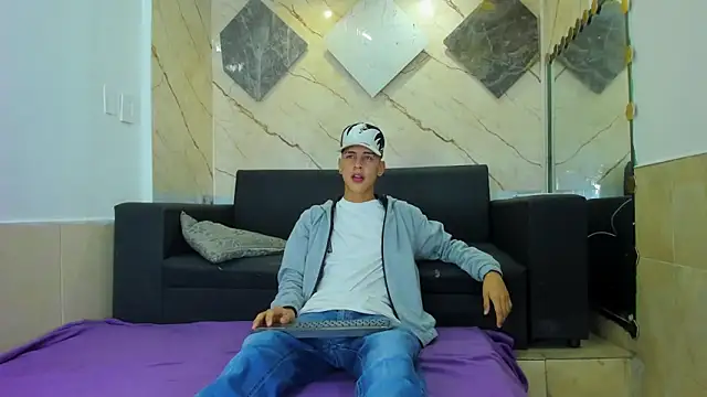 Dominic 26 online show from February 27, 4:35 am