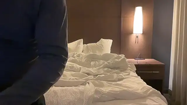 mr mrs glitter online show from March 10, 6:08 am