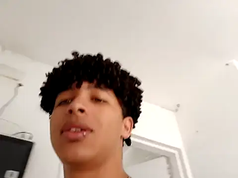 ian smith  online show from April 4, 6:16 pm