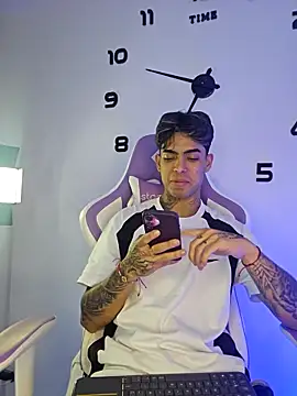 miguel aguirre  online show from February 20, 12:40 pm