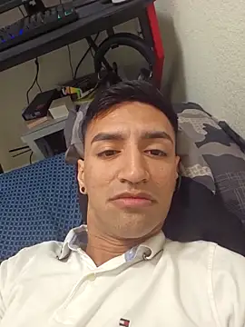 Yoloso33 online show from February 8, 9:26 am