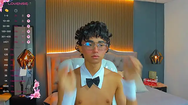 Noa 03 online show from April 6, 6:09 pm