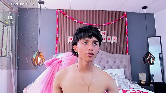 Noa 03 online show from February 13, 3:50 pm