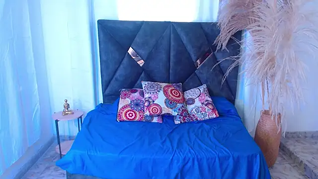 nikoo 18 online show from March 25, 2:32 pm