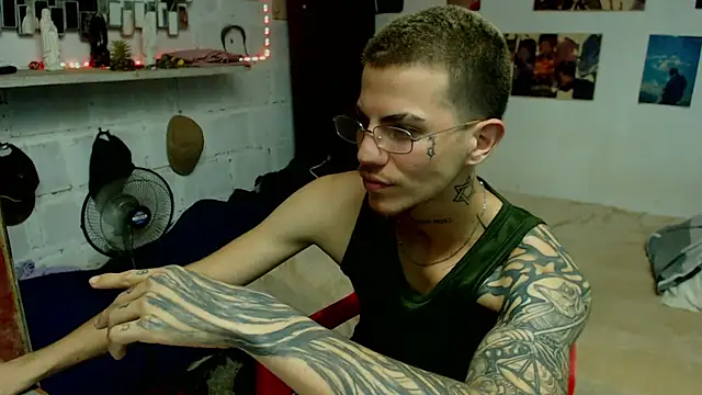 paul-mendezx online show from March 20, 11:30 pm