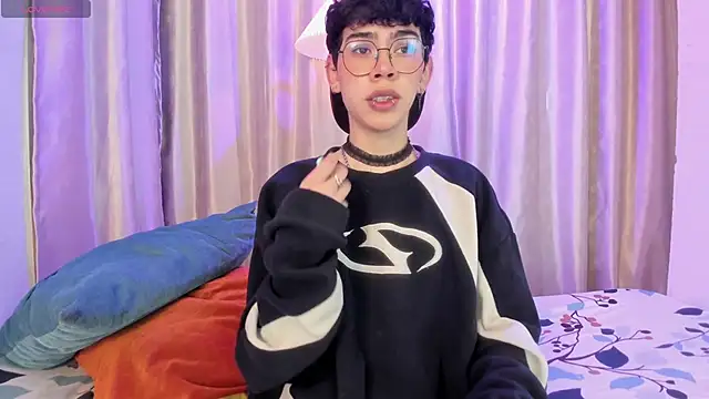 Demian Hush online show from April 5, 3:58 am