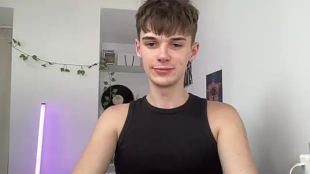 YourMilkyGuy online show from July 6, 3:03 pm