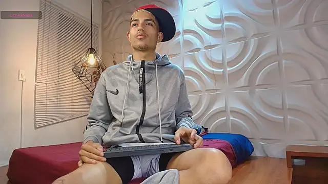 ItsZairen online show from April 9, 3:26 am