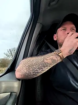 dave32000 online show from February 17, 3:11 pm