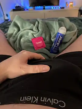 Thomascrtz online show from February 17, 9:14 pm