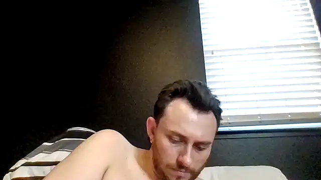 Tallhungandcloudy online show from June 7, 3:19 pm