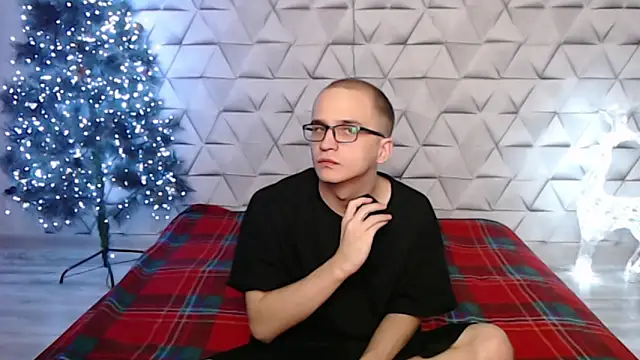 Pure Aura online show from February 15, 5:10 pm