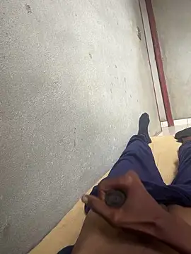 longuebitenoire971 online show from February 25, 3:46 pm