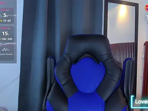 Max hotlatin2 online show from April 13, 1:23 pm