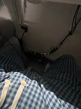 awesomemilkss online show from June 12, 2:54 am