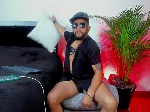 King bear 25 online show from March 2, 3:39 am