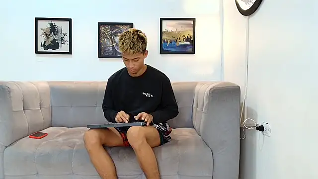 GOLD BOYS online show from May 31, 8:26 am