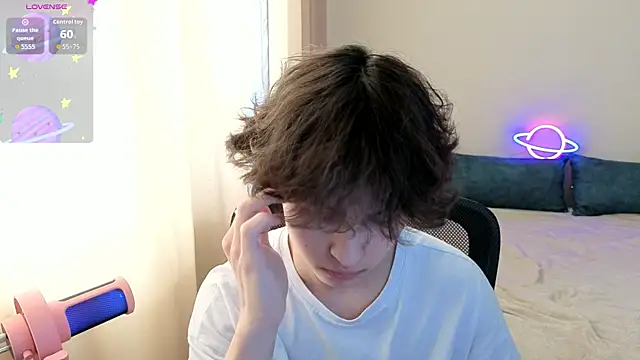  LukaHayes  online show from April 9, 12:33 pm