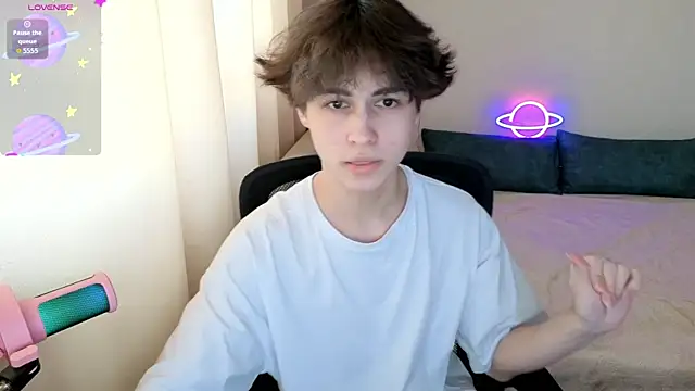  LukaHayes  online show from April 2, 4:04 pm