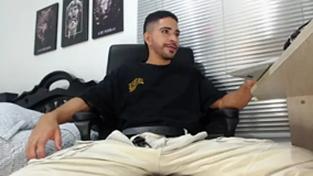 Kratoswolf online show from April 14, 4:06 pm