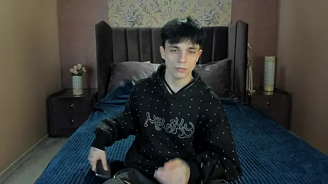 ClarkBev online show from February 27, 8:19 pm