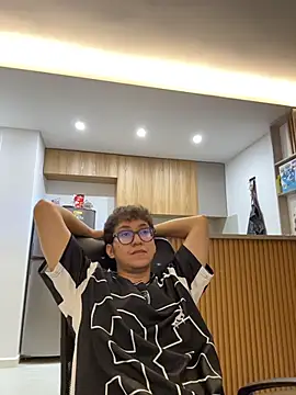 Apolo 137 online show from April 16, 2:22 am