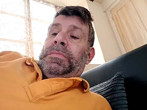 stud2512 online show from April 4, 4:15 pm