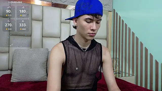 AronTawers online show from March 25, 7:29 pm