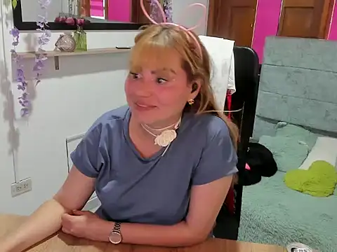 Julieta star  online show from March 28, 8:09 pm