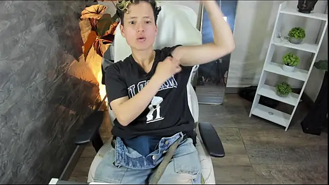 RedHood 1 online show from April 8, 4:02 am