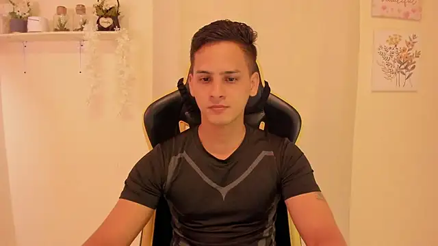 sexy andres01 online show from April 12, 2:51 pm