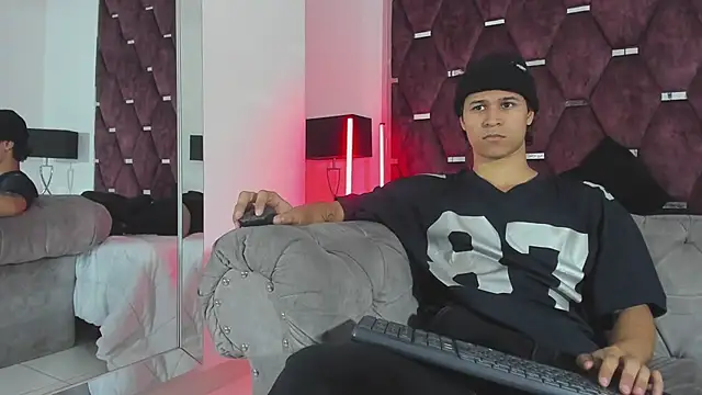 TonyBenedetti online show from July 24, 9:22 pm
