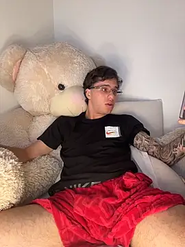 EXCLUSIVE8 online show from April 5, 9:33 pm