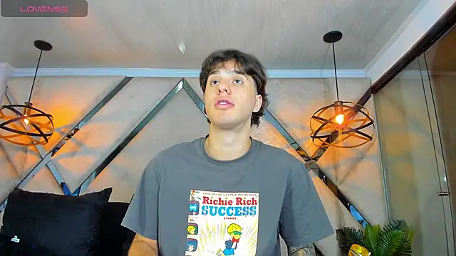 EXCLUSIVE8 online show from April 16, 4:01 am